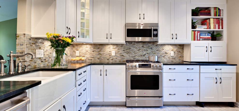 Компактная глубина позволит встроить СВЧ даже в самые небольшие шкафы, в том числе и верхние!