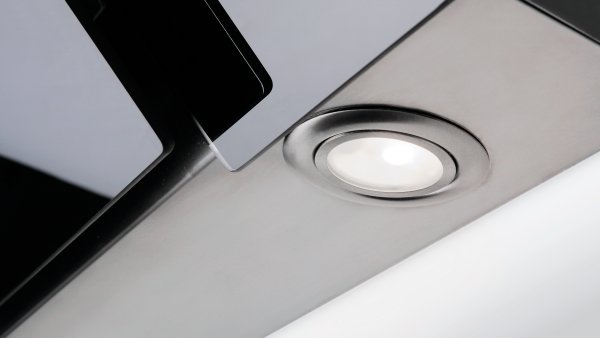 Яркое освещение сделает вашу работу на кухне ещё более удобной!